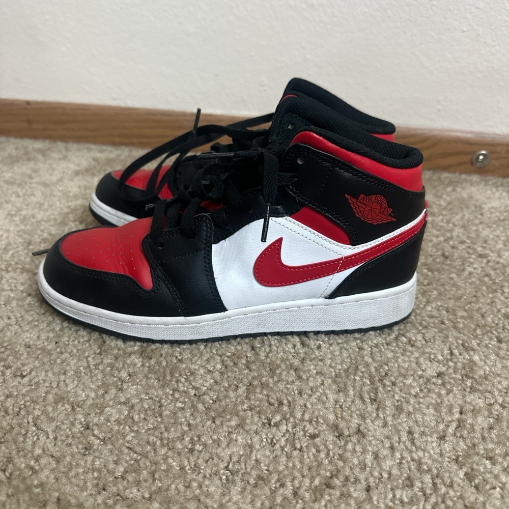 Jordan 1 Women's Red and Black Sneakers - Picture 2 of 6